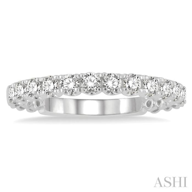 1/2 Ctw Lattice Round Cut Diamond Wedding Band in 14K White Gold