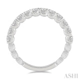 1 Ctw Round Cut Diamond Wedding Band in Platinum