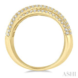 1 1/4 Ctw Split Cross Over Baguette and Round Cut Diamond Fashion Ring in 14K Yellow Gold