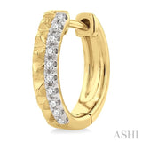 1/4 ctw Pyramid Round Cut Diamond Hoop Earrings in 14K Yellow Gold