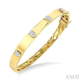 1 1/2 Ctw Bezel Set Emerald Cut Diamond Bangle in 14K Yellow Gold
